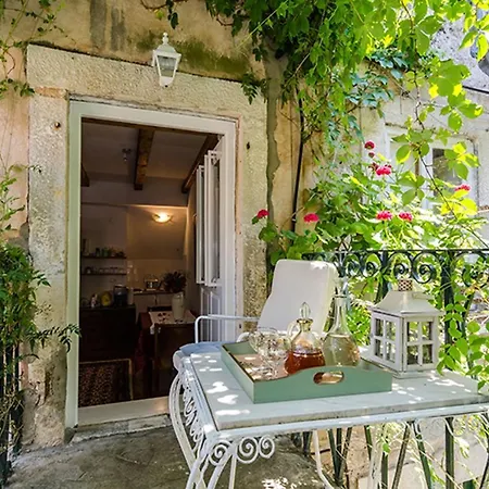 Apartment Moskar With Balcony In Heart Of Old Town